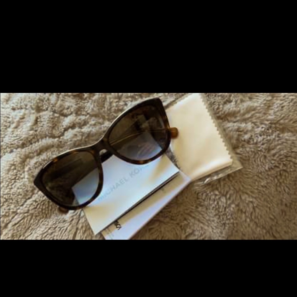 Micheal Kors sun glasses